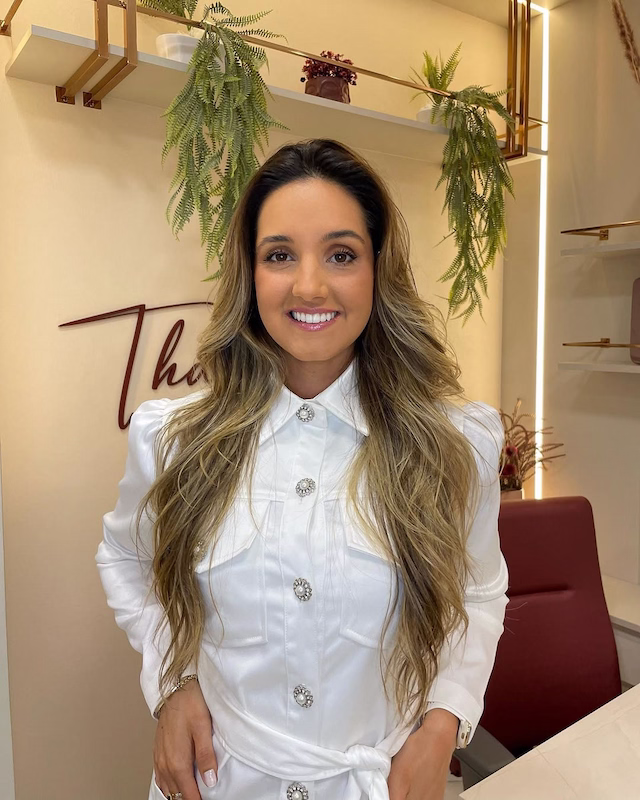 Dra. Thalia Pugen - Cirurgiã Dentista